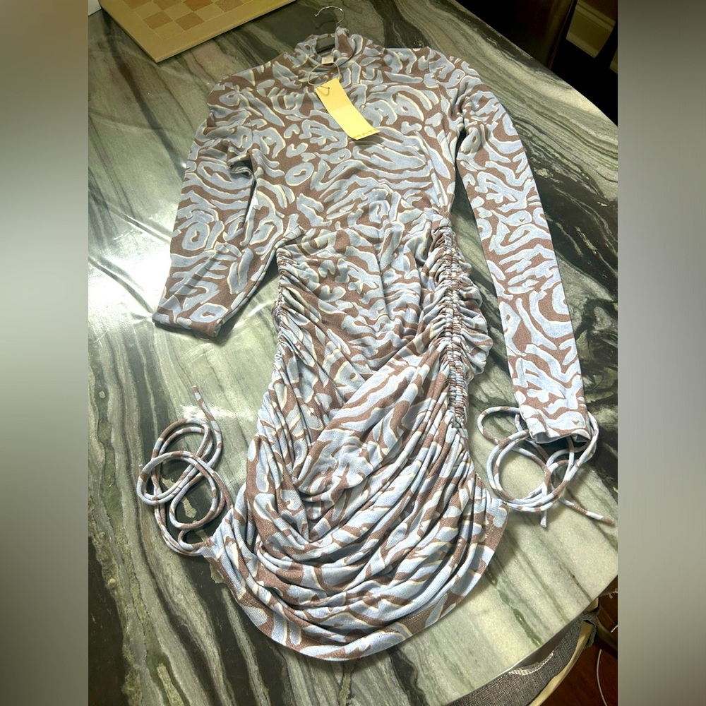Materiel stretchy ruched dress
